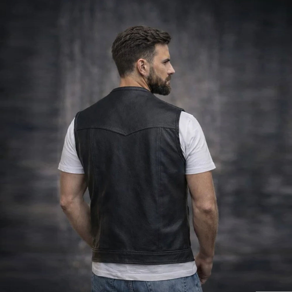 Gilet en cuir style motard urbain